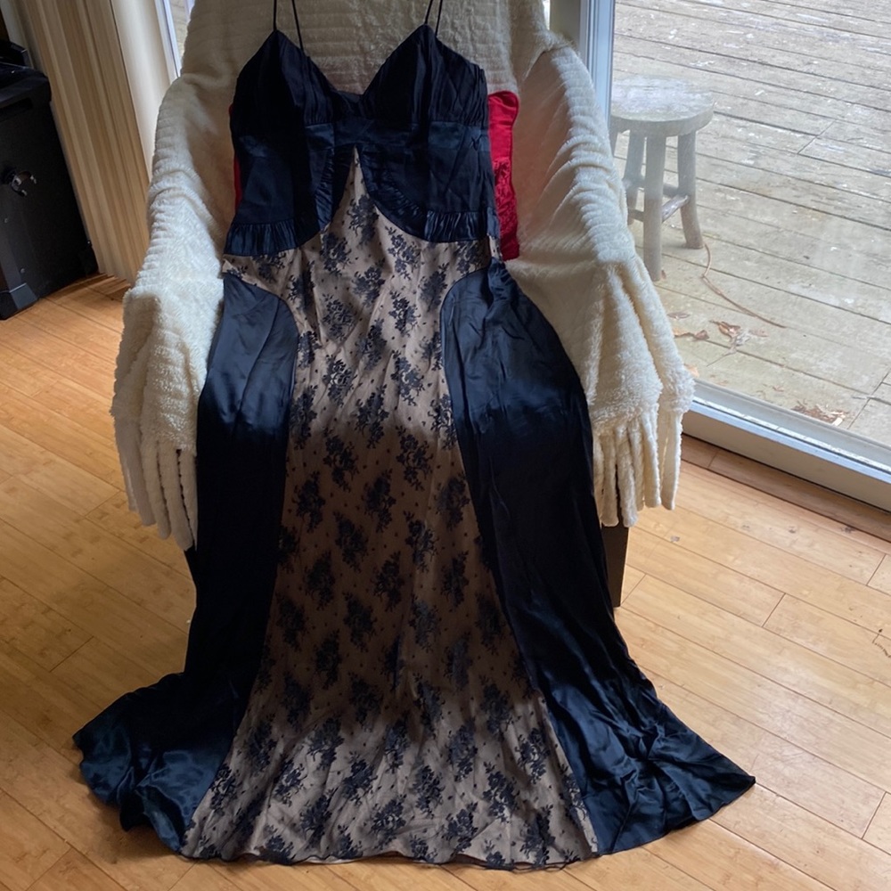 David Meister 💯 Silk Gorgeous Black Lace Maxi Dress Never Used